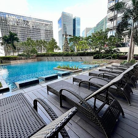 Hotel Vibe Condo At Uptown Parksuites Bgc Тагиг Экстерьер фото